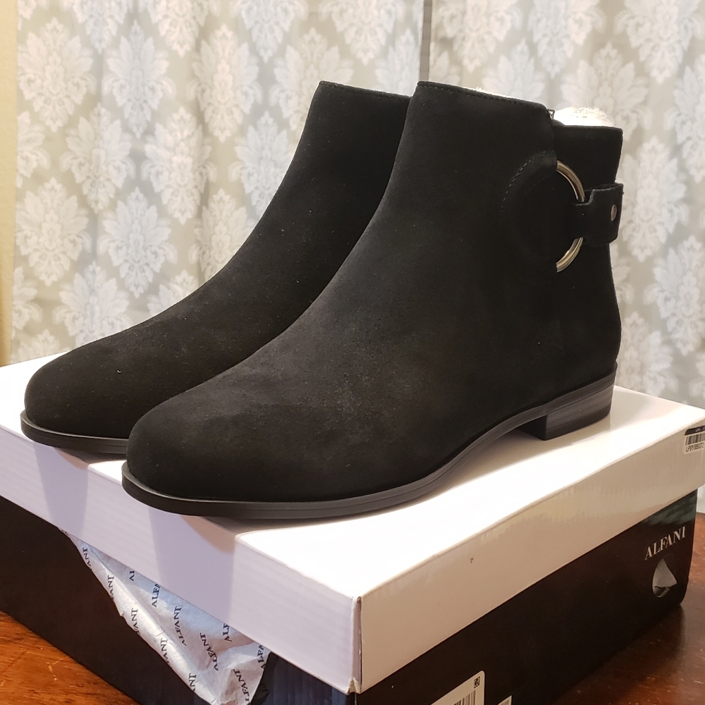 Women's boots